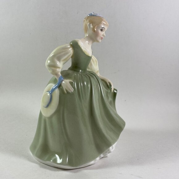 1966 Royal Doulton England Bone China Figurine HN 2211 FAIR MAIDEN Green - Picture 6 of 9